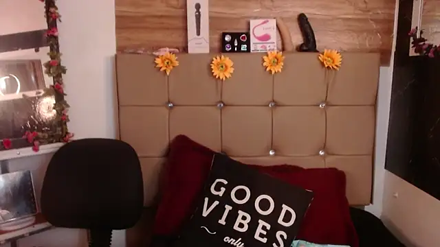 MIA  SPENCER online show from December 3, 7:24 pm