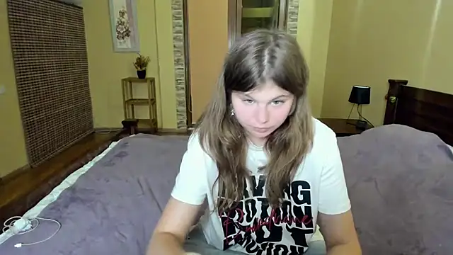 Lilly Jess online show from September 19, 6:23 pm