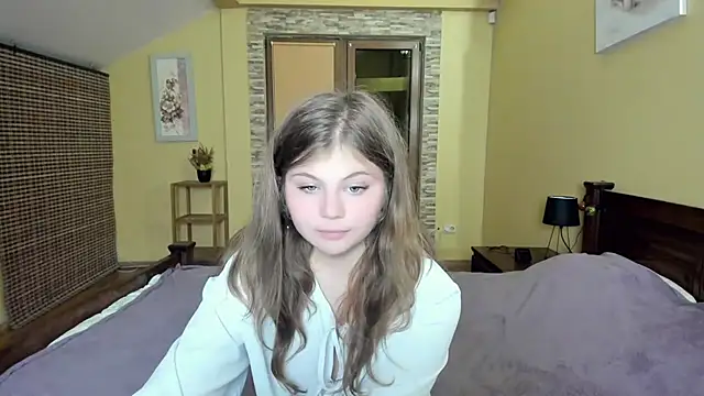 Lilly Jess online show from September 14, 6:30 pm