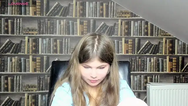 Lilly Jess online show from November 6, 7:40 pm