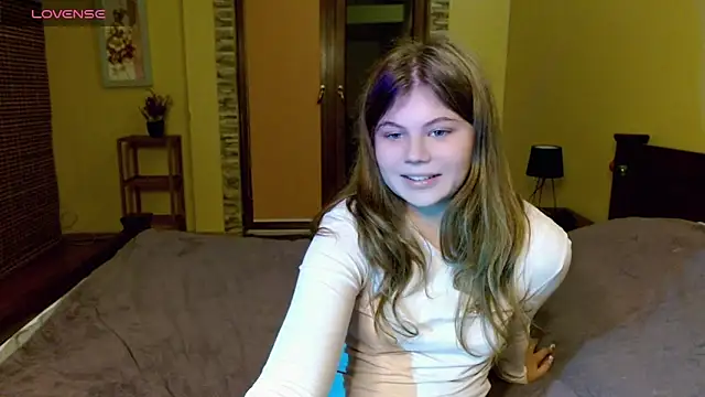 Lilly Jess online show from October 6, 6:30 pm