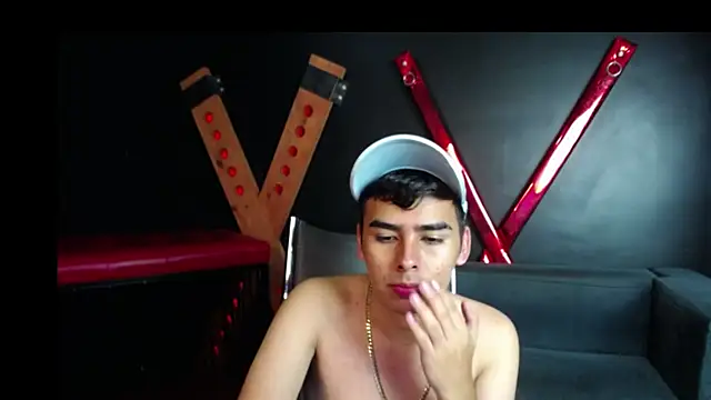 Snapshot of Matthewlodge chatting on October 26, 3:18 am Matthewlodge online show from October 26, 3:18 am