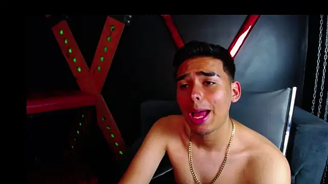 Snapshot of Matthewlodge chatting on November 4, 5:50 pm Matthewlodge online show from November 4, 5:50 pm