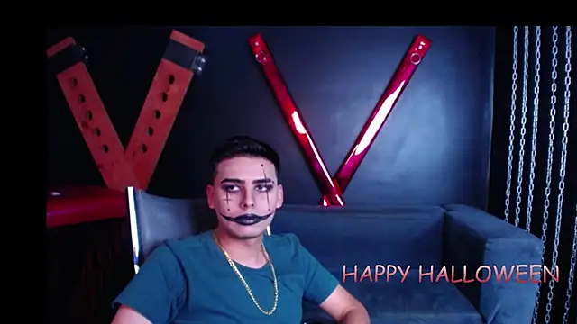 Snapshot of Matthewlodge chatting on October 31, 2:57 pm Matthewlodge online show from October 31, 2:57 pm