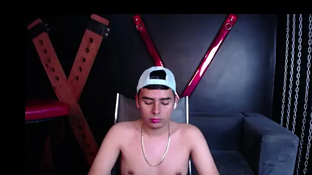 Snapshot of Matthewlodge chatting on October 24, 2:05 pm Matthewlodge online show from October 24, 2:05 pm