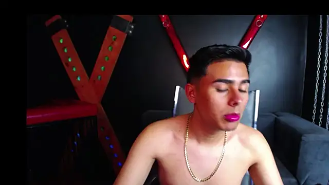 Snapshot of Matthewlodge chatting on November 3, 1:15 pm Matthewlodge online show from November 3, 1:15 pm