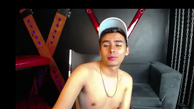 Snapshot of Matthewlodge chatting on October 28, 1:21 pm Matthewlodge online show from October 28, 1:21 pm