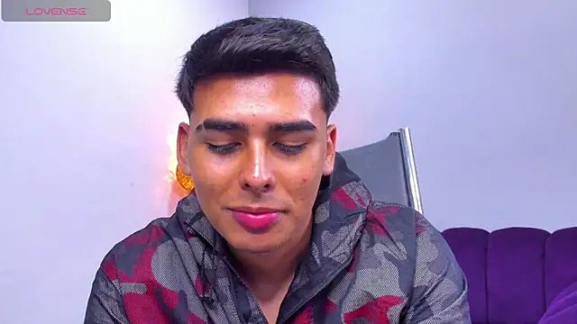 Snapshot of Matthewlodge chatting on November 28, 5:07 am Matthewlodge online show from November 28, 5:07 am