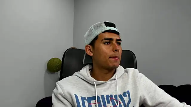 Snapshot of Matthewlodge chatting on November 15, 3:43 am Matthewlodge online show from November 15, 3:43 am