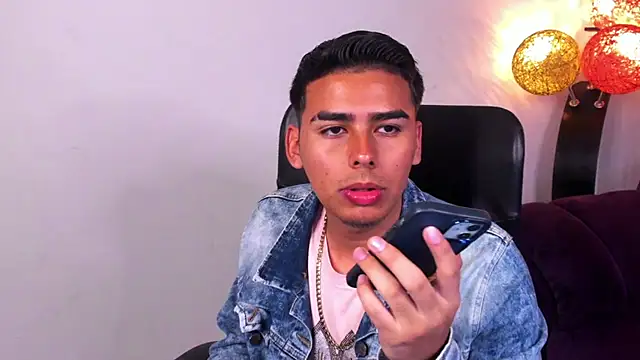 Snapshot of Matthewlodge chatting on November 6, 2:21 pm Matthewlodge online show from November 6, 2:21 pm