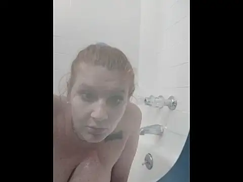 nakedgarbageperson online show from October 28, 1:10 pm