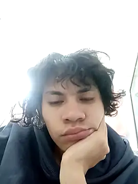 Snapshot of kittymutant99 chatting on January 18, 1:36 pm kittymutant99 online show from January 18, 1:36 pm