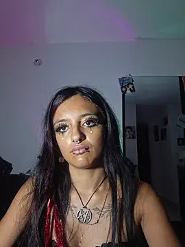 Snapshot of carolinerue chatting on November 5, 11:02 am carolinerue online show from November 5, 11:02 am