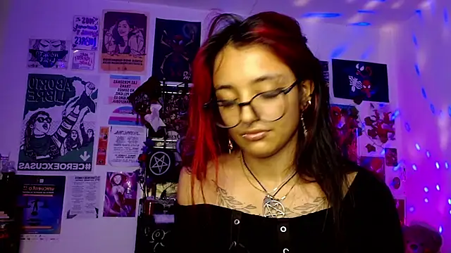 carolinerue online show from April 11, 2:52 am