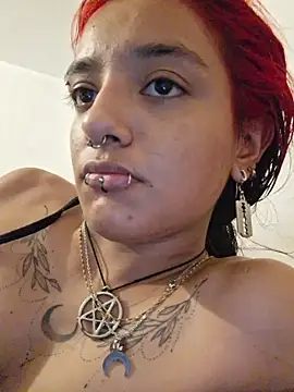 carolinerue online show from June 3, 12:22 am