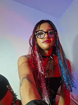 Snapshot of carolinerue chatting on November 10, 11:15 am carolinerue online show from November 10, 11:15 am