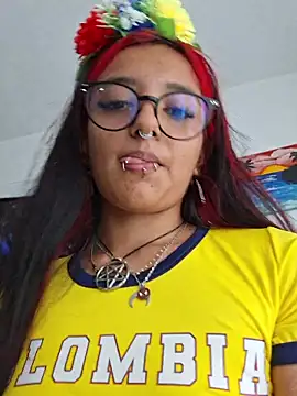 carolinerue online show from June 16, 7:58 pm