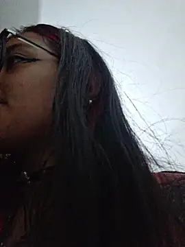 carolinerue online show from April 25, 4:37 am