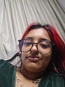 carolinerue online show from March 26, 5:06 am