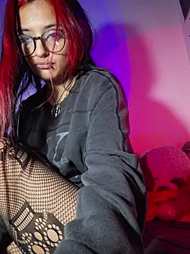 carolinerue online show from January 18, 12:08 pm