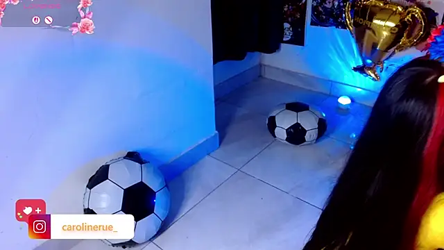 carolinerue online show from June 14, 1:35 am