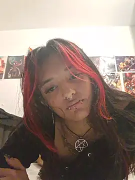 carolinerue online show from May 31, 4:07 am