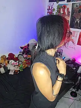 carolinerue online show from March 13, 10:53 am