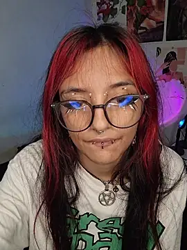 carolinerue online show from March 29, 9:38 pm