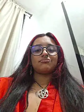 carolinerue online show from March 27, 2:42 am