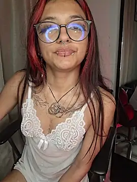 carolinerue online show from April 8, 9:00 am