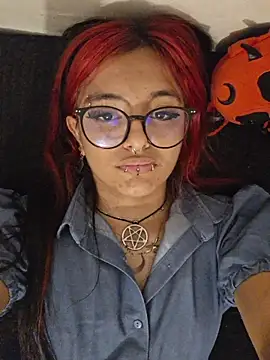 carolinerue online show from June 26, 11:43 pm