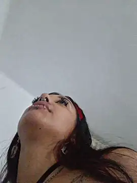 carolinerue online show from May 16, 1:59 am