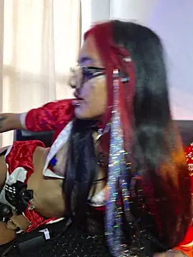 carolinerue online show from December 19, 9:28 pm