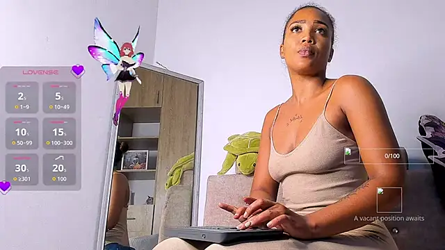 GiuliaCash online show from November 15, 10:52 am