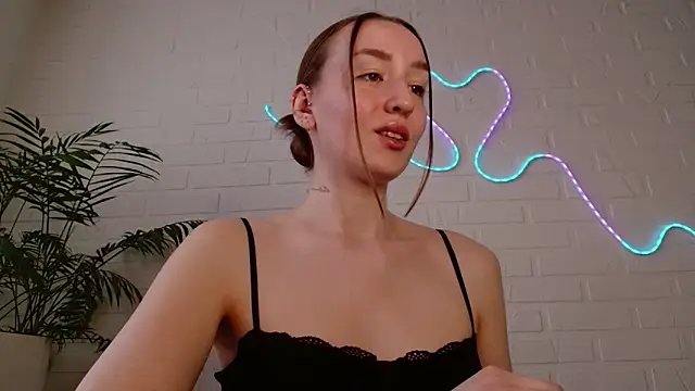 WhitePrincessLuna online show from March 20, 2:51 pm