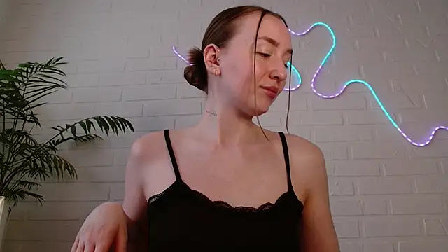 WhitePrincessLuna online show from March 22, 2:51 pm