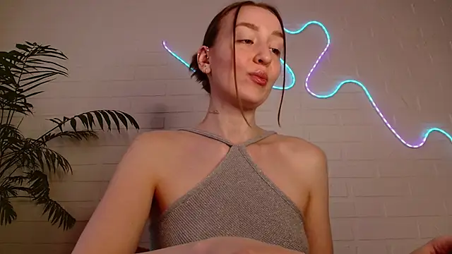 WhitePrincessLuna online show from March 19, 2:39 pm