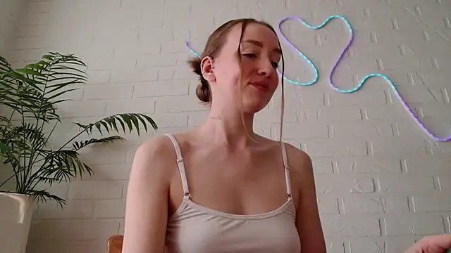Snapshot of WhitePrincessLuna chatting on May 8, 1:04 pm WhitePrincessLuna online show from May 8, 1:04 pm