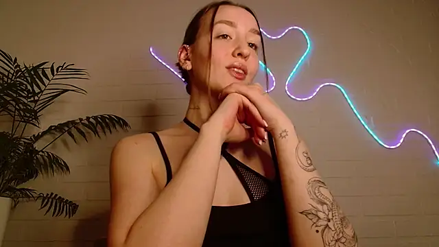 Snapshot of WhitePrincessLuna chatting on February 20, 4:42 pm WhitePrincessLuna online show from February 20, 4:42 pm