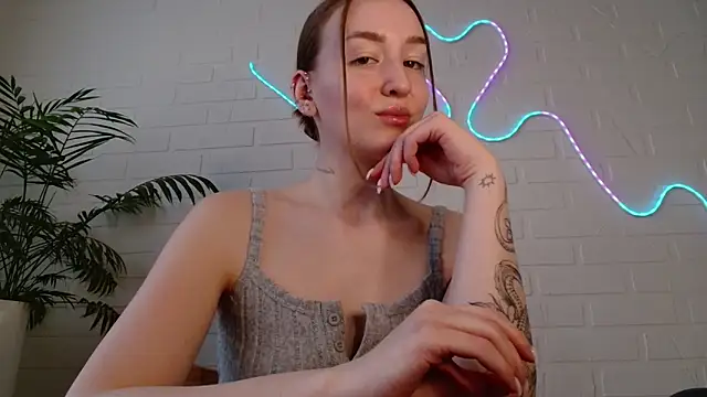 WhitePrincessLuna online show from March 13, 2:33 pm