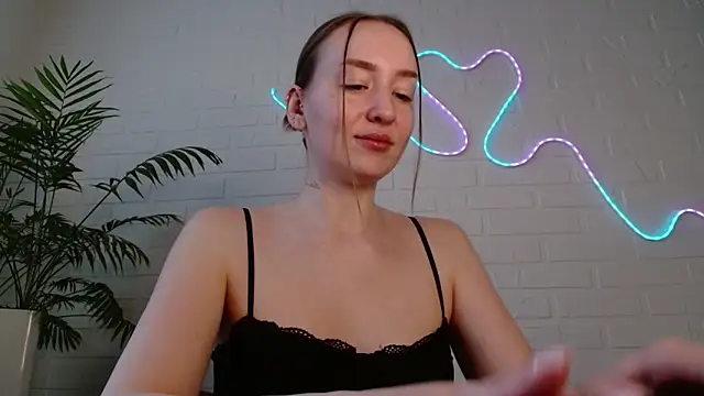 Snapshot of WhitePrincessLuna chatting on February 10, 1:43 pm WhitePrincessLuna online show from February 10, 1:43 pm