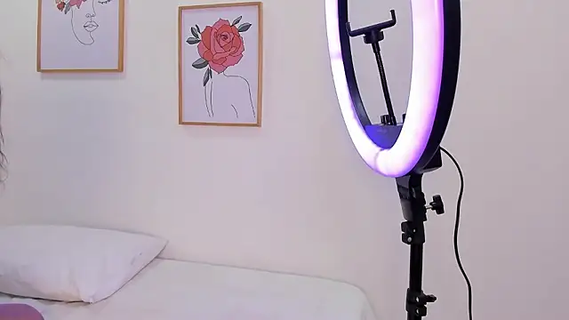 Antonella Barone online show from January 16, 1:59 pm