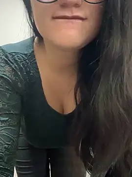 Snapshot of Molly-molly- chatting on October 6, 7:31 am Molly-molly- online show from October 6, 7:31 am
