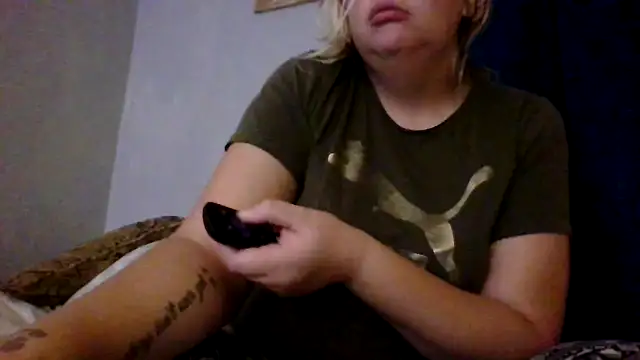 Snapshot of Gabbygade chatting on September 15, 2:45 am Gabbygade online show from September 15, 2:45 am