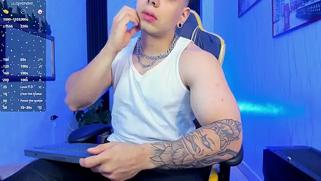 xKevyn online show from December 19, 12:18 pm