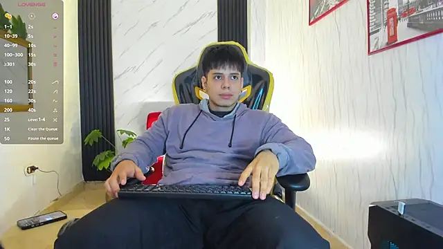 Snapshot of xKevyn chatting on November 21, 12:26 pm xKevyn online show from November 21, 12:26 pm