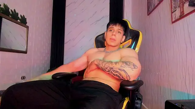 Snapshot of xKevyn chatting on October 8, 12:28 pm xKevyn online show from October 8, 12:28 pm