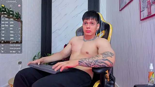 Snapshot of xKevyn chatting on September 29, 12:33 pm xKevyn online show from September 29, 12:33 pm