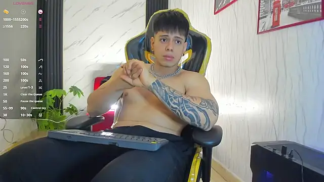 Snapshot of xKevyn chatting on November 7, 12:21 pm xKevyn online show from November 7, 12:21 pm