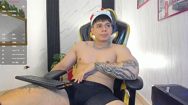 Snapshot of xKevyn chatting on December 4, 12:26 pm xKevyn online show from December 4, 12:26 pm